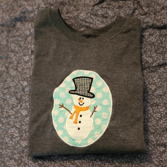 Fruit of the Loom Other - Kids Gray Snowman Applique Shirt